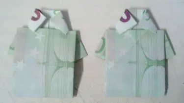 Origami-Hemd aus einem Geldschein gefaltet