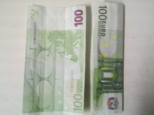 Origami: preklopite školsku torbu s računa - 1