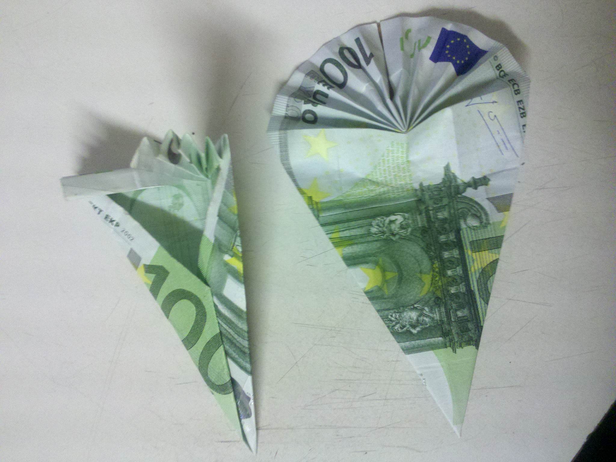 Schultüte aus Geldschein falten Origami mit Geldscheinen