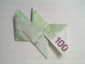 Origami-Stern aus Geldscheinen falten - Schritt 9 Anleitung: Origami-Stern aus Geldscheinen falten - Schritt 9