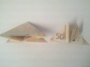 Origami Frosch aus Geldscheinen falten: Schritt 5
