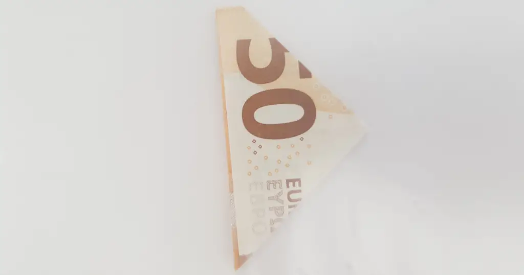 Faktura batetik lorea tolestu: 4 urratsa